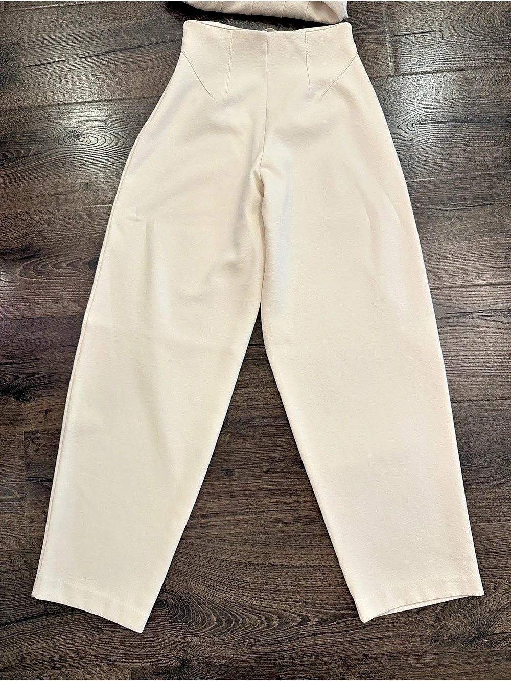 ZARA Vest and Barrel Leg pants set in Oyster-White Size Medium - Picture 3 of 10